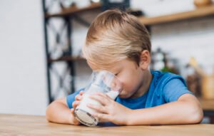 Crise da obesidade infantil global e o papel da indústria láctea