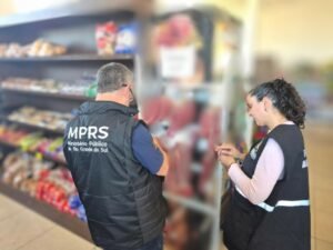 taApreensão de 1,5 toneladas de alimentos impróprios no Rio Grande do Sul