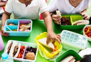 Recolhimento de mais de 41 toneladas de alimentos em escolas dos EUA por risco de Listeriose