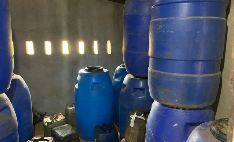 Mapa interdita fábricas e apreende mais de 11 mil litros de bebidas clandestinas